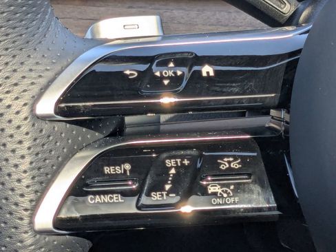 Used 2025 Mercedes-Benz GLS 450 4MATIC image 13