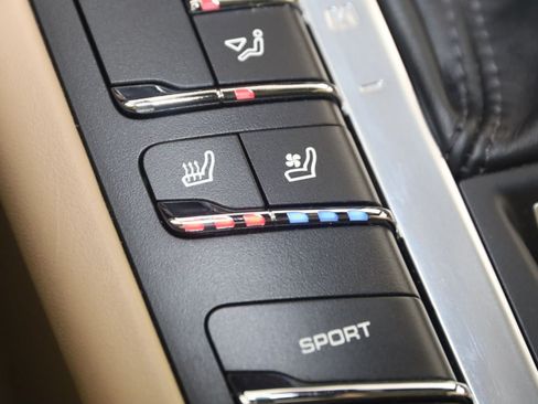 Used 2020 Porsche Macan AWD/4WD image 8