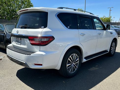 Certified 2022 Nissan Armada SL w/ Captain's Chairs Package image 5