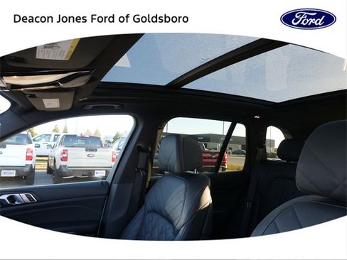 Used 2024 BMW X5 xDrive40i image 28