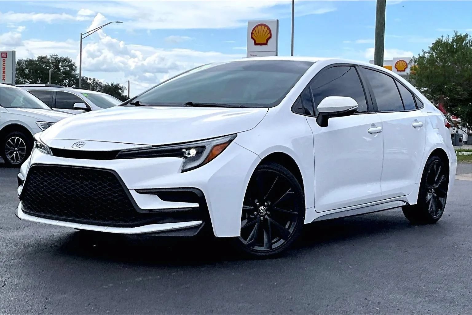 Used 2023 Toyota Corolla SE FWD image 1