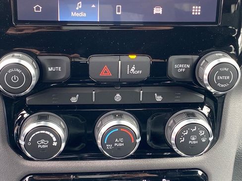 New 2026 RAM 1500 Big Horn AWD/4WD image 11