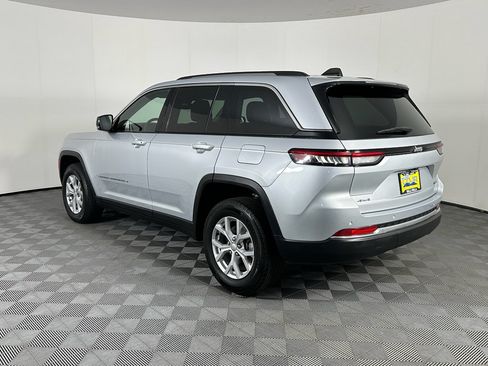 Used 2023 Jeep Grand Cherokee Limited AWD/4WD image 6