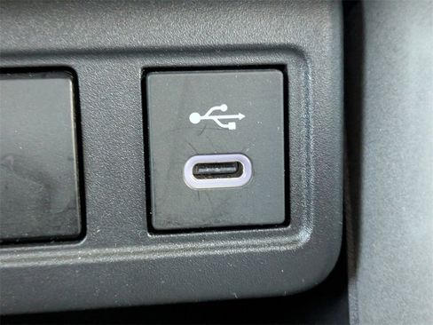 Used 2023 Toyota Corolla Cross L image 27