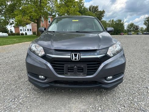 Used 2018 Honda HR-V EX image 2