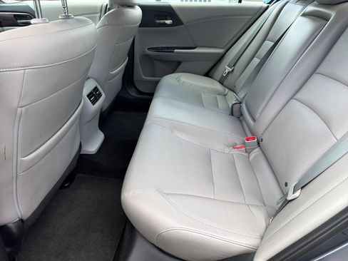 Used 2016 Honda Accord Touring image 10