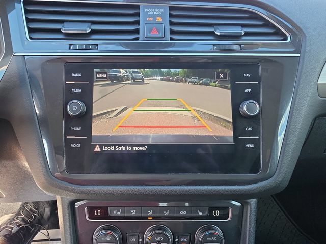 Used 2020 Volkswagen Tiguan SEL FWD image 18