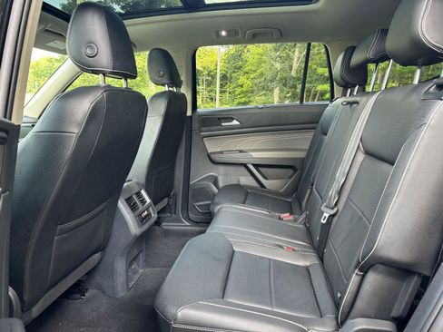 Used 2023 Volkswagen Atlas SEL R-Line AWD/4WD image 30