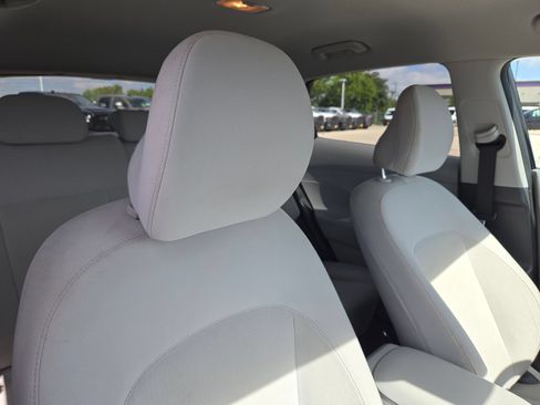Used 2024 Hyundai Kona SEL FWD image 29