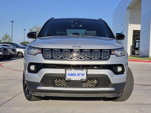 Used 2025 Jeep Compass Limited AWD/4WD image 2