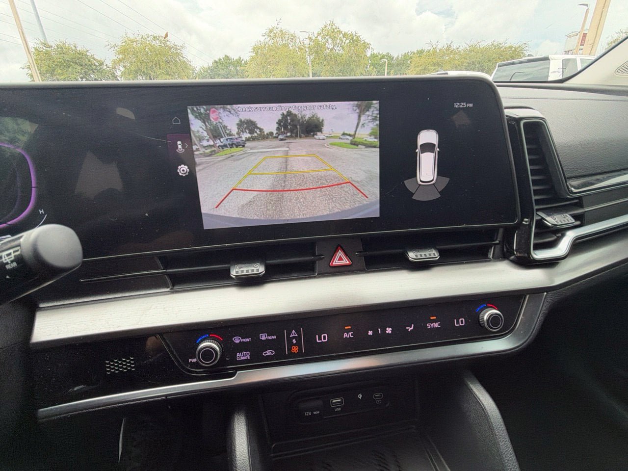 Used 2025 Kia Sportage EX FWD image 10