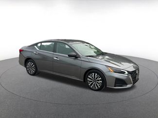 Used 2025 Nissan Altima 2.5 SV FWD video 2