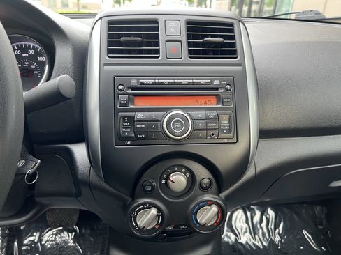 Used 2013 Nissan Versa SV w/ Convenience Pkg FWD image 15