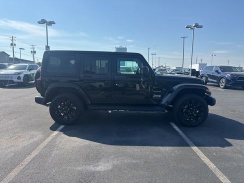 Used 2023 Jeep Wrangler Unlimited Sahara w/ Dual Top Group AWD/4WD image 4