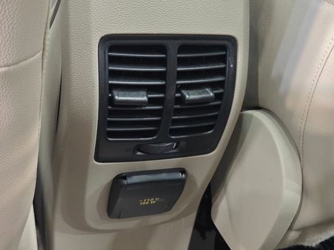 Used 2016 Ford C-MAX SEL w/ Equipment Group 302A FWD image 31