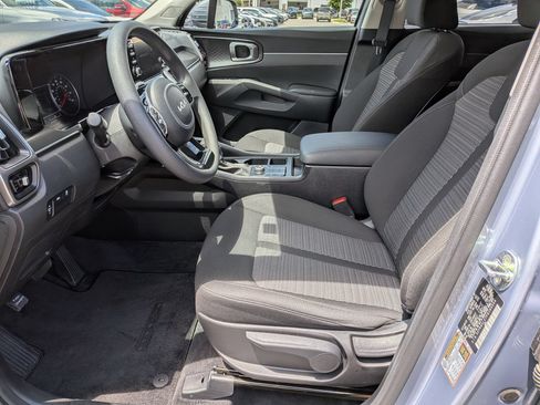 Used 2023 Kia Sorento LX FWD image 15