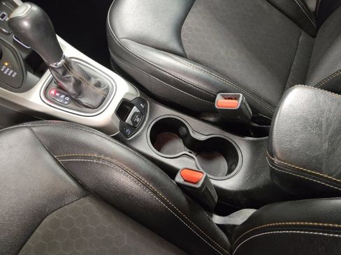 Used 2018 Jeep Compass Latitude w/ Cold Weather Group image 26