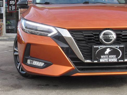 Used 2021 Nissan Sentra SR w/ SR Premium Package image 3