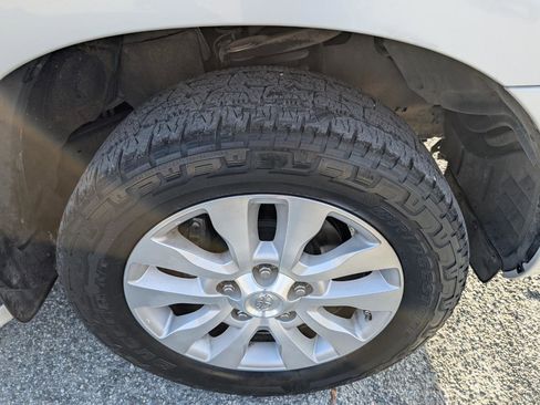 Used 2019 Toyota Sequoia Platinum image 4