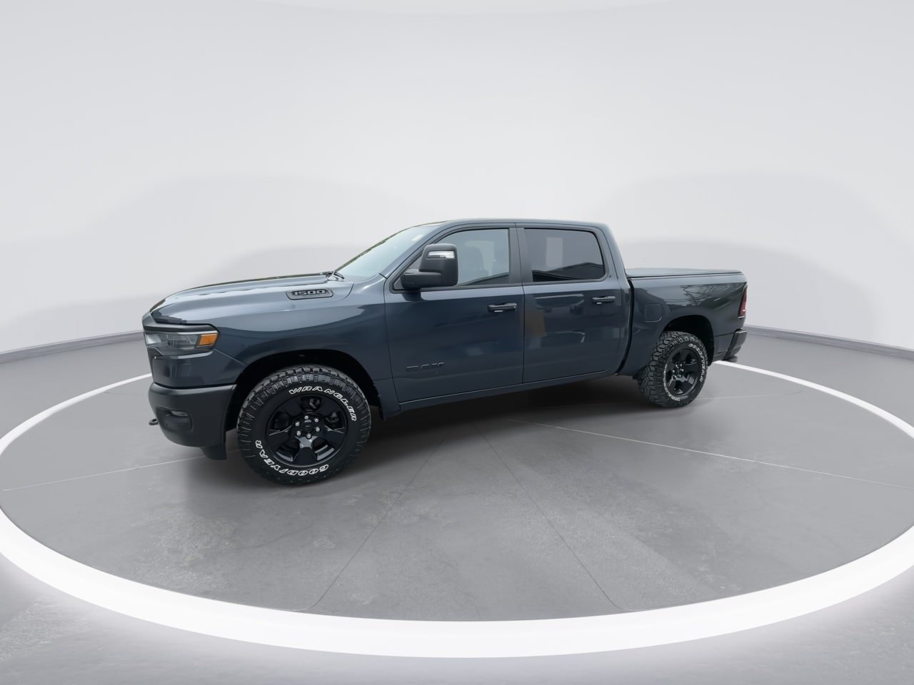 Used 2025 RAM 1500 Warlock AWD/4WD image 4