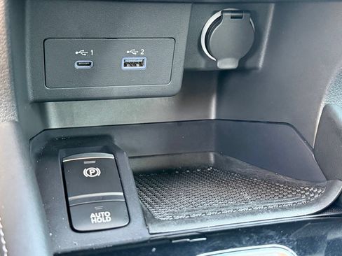 Certified 2024 Nissan Kicks SV FWD image 21