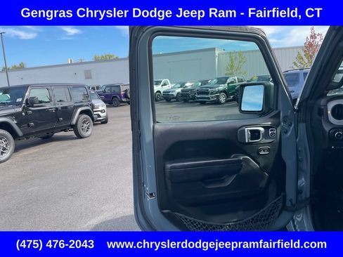 Used 2024 Jeep Wrangler Unlimited w/ Convenience Group AWD/4WD image 42
