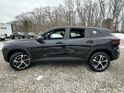 New 2026 Chevrolet Trax RS w/ Sunroof Package FWD image 5
