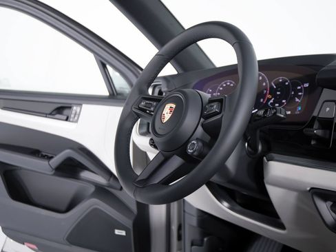 Certified 2026 Porsche Cayenne E-Hybrid AWD/4WD image 72