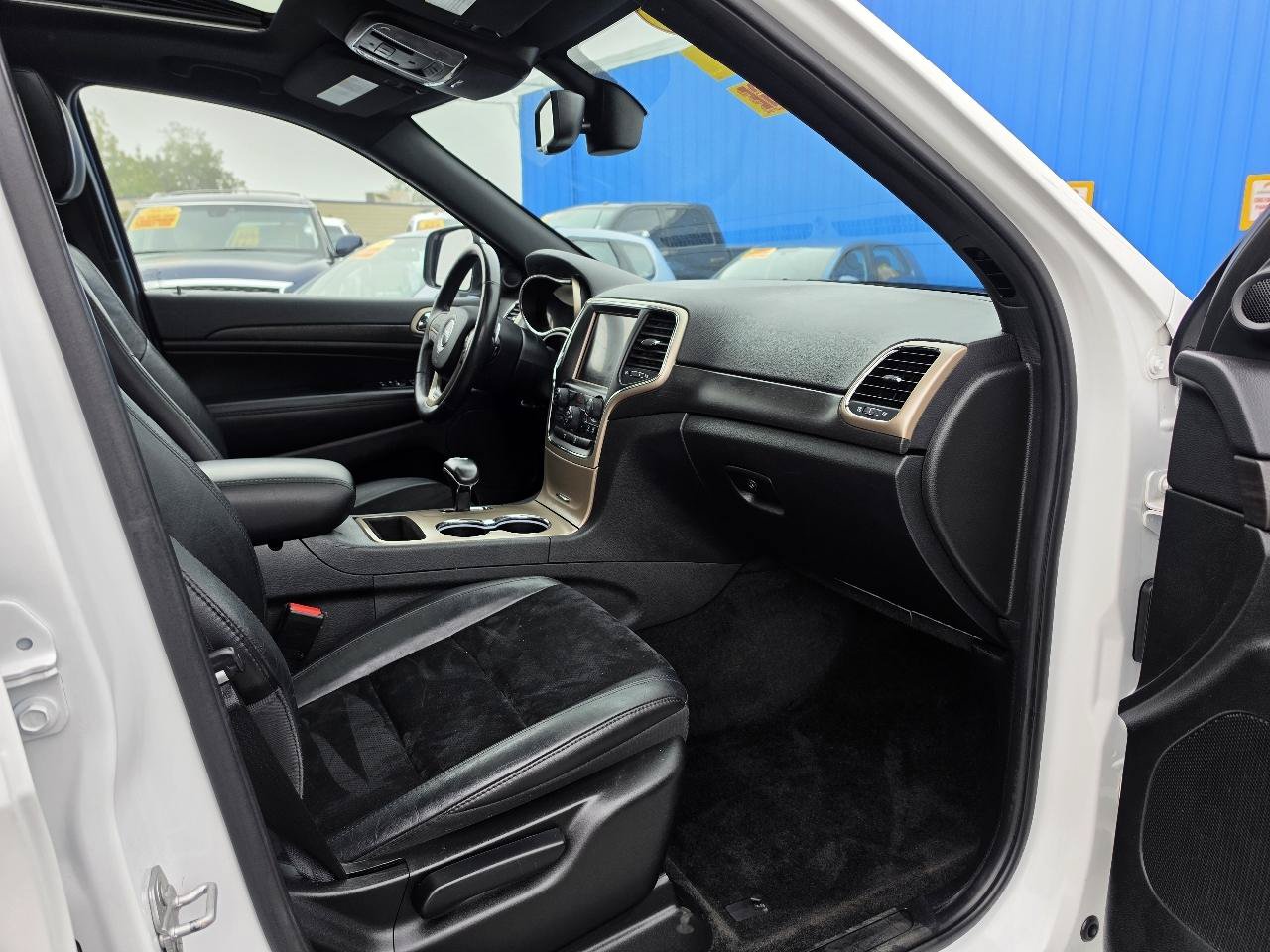 Used 2015 Jeep Grand Cherokee Altitude AWD/4WD image 28