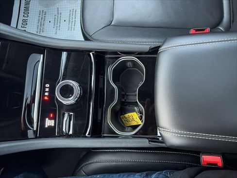 Used 2022 Jeep Grand Cherokee L Limited image 24