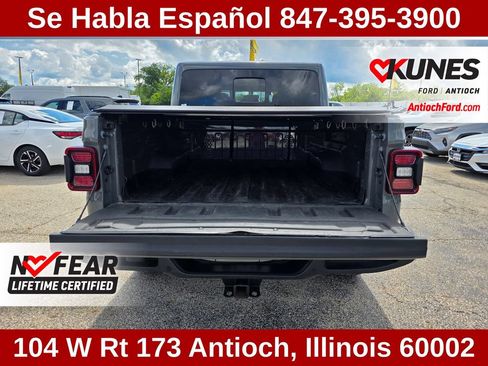 Used 2023 Jeep Gladiator Overland AWD/4WD image 18