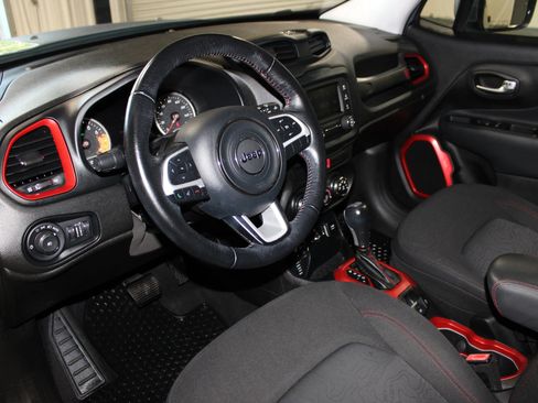 Used 2017 Jeep Renegade Trailhawk image 19