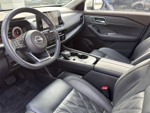 Used 2023 Nissan Rogue Platinum w/ Platinum Premium Package image 8