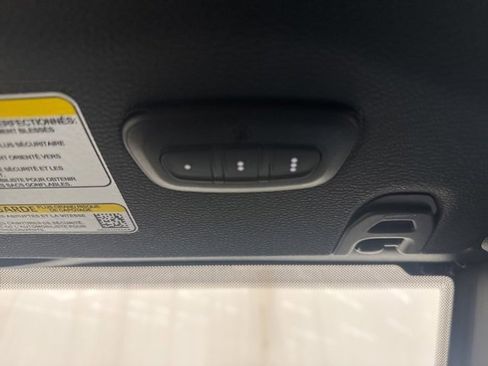 Used 2025 Jeep Wrangler Unlimited Rubicon image 14