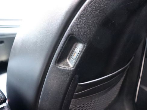 Used 2024 Kia Sorento S FWD image 24