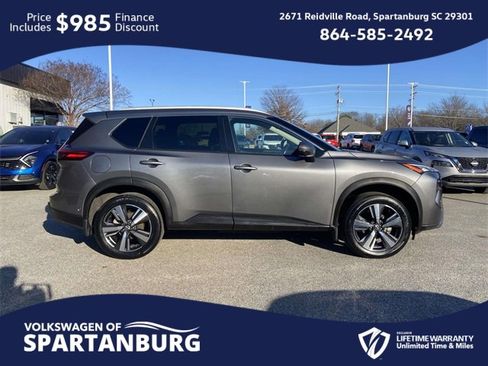 Used 2024 Nissan Rogue SL image 2