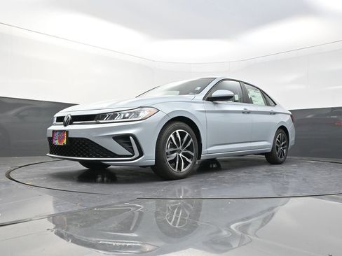 New 2025 Volkswagen Jetta SE image 21