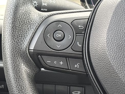 Used 2023 Toyota RAV4 XLE w/ Convenience Package AWD/4WD image 4