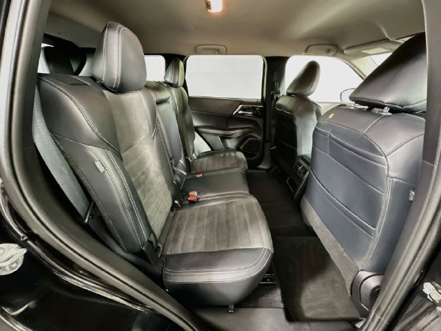 Used 2024 Mitsubishi Outlander SE AWD/4WD image 28