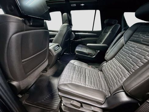 Used 2025 Cadillac Escalade V AWD/4WD image 26
