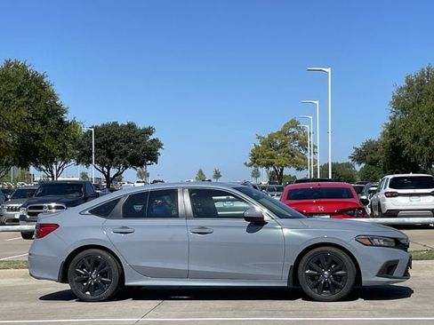 Used 2024 Honda Civic EX image 3