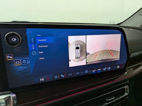 Used 2024 Chevrolet Traverse RS image 5