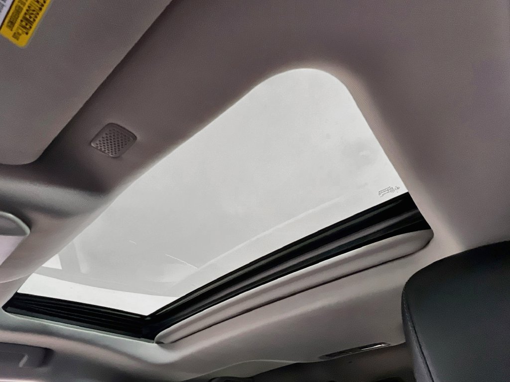 Certified 2021 Toyota Highlander Limited AWD/4WD image 19