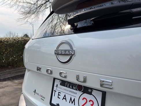 Certified 2023 Nissan Rogue SV image 13
