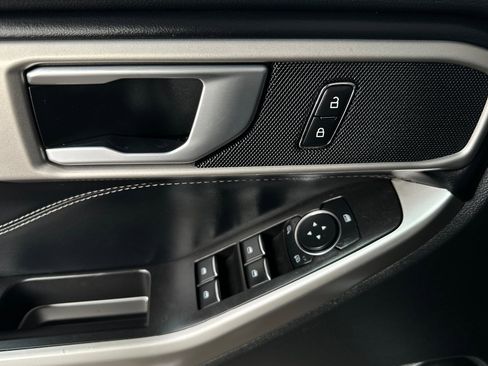 Certified 2023 Ford Explorer XLT image 10