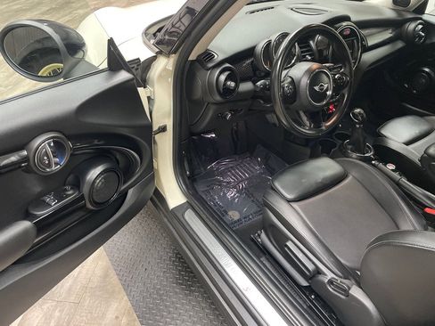 Used 2017 MINI Cooper S w/ Premium Package image 15