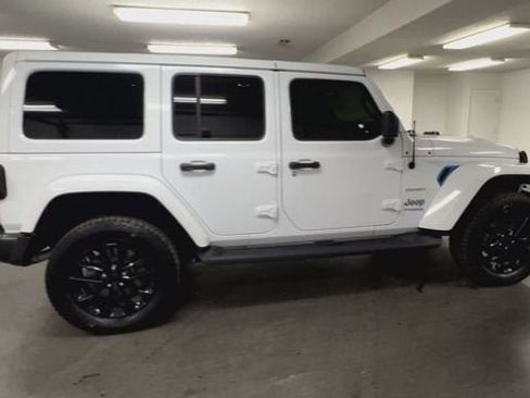 Used 2021 Jeep Wrangler Unlimited Sahara w/ Cold Weather Group image 9