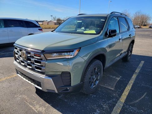 New 2026 Honda Pilot TrailSport image 5