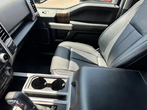 Used 2019 Ford F150 Lariat w/ Equipment Group 502A Luxury AWD/4WD image 13