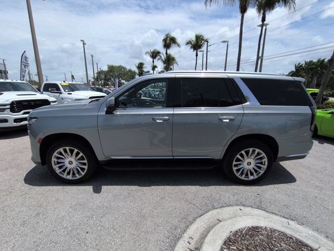 Used 2024 Cadillac Escalade Premium Luxury RWD image 8
